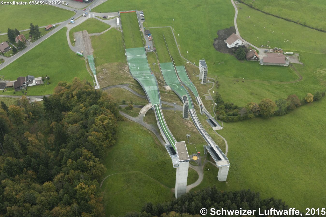 Die grosssen Sprungschanzen von Einsiedeln (2): Andreas Küttel-Schanze, Simon Ammann-Schanze, grosse KPT-Schanze (Position: 2'698'661.74, 1'221'408.47)